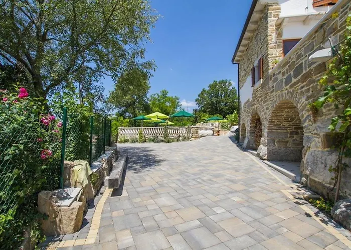 Villa Karlici *